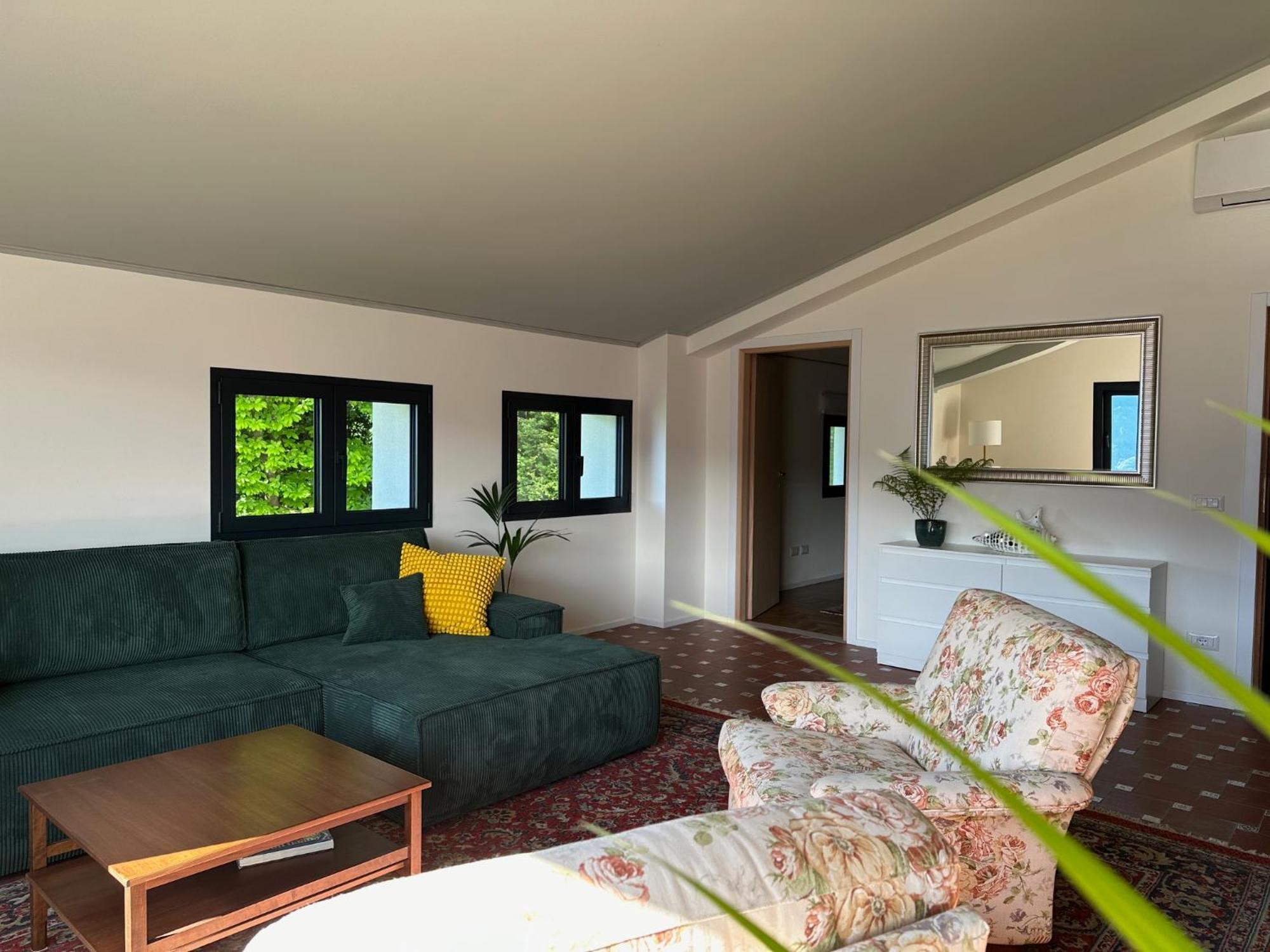Villa D'Alba Guest House Civenna Екстер'єр фото