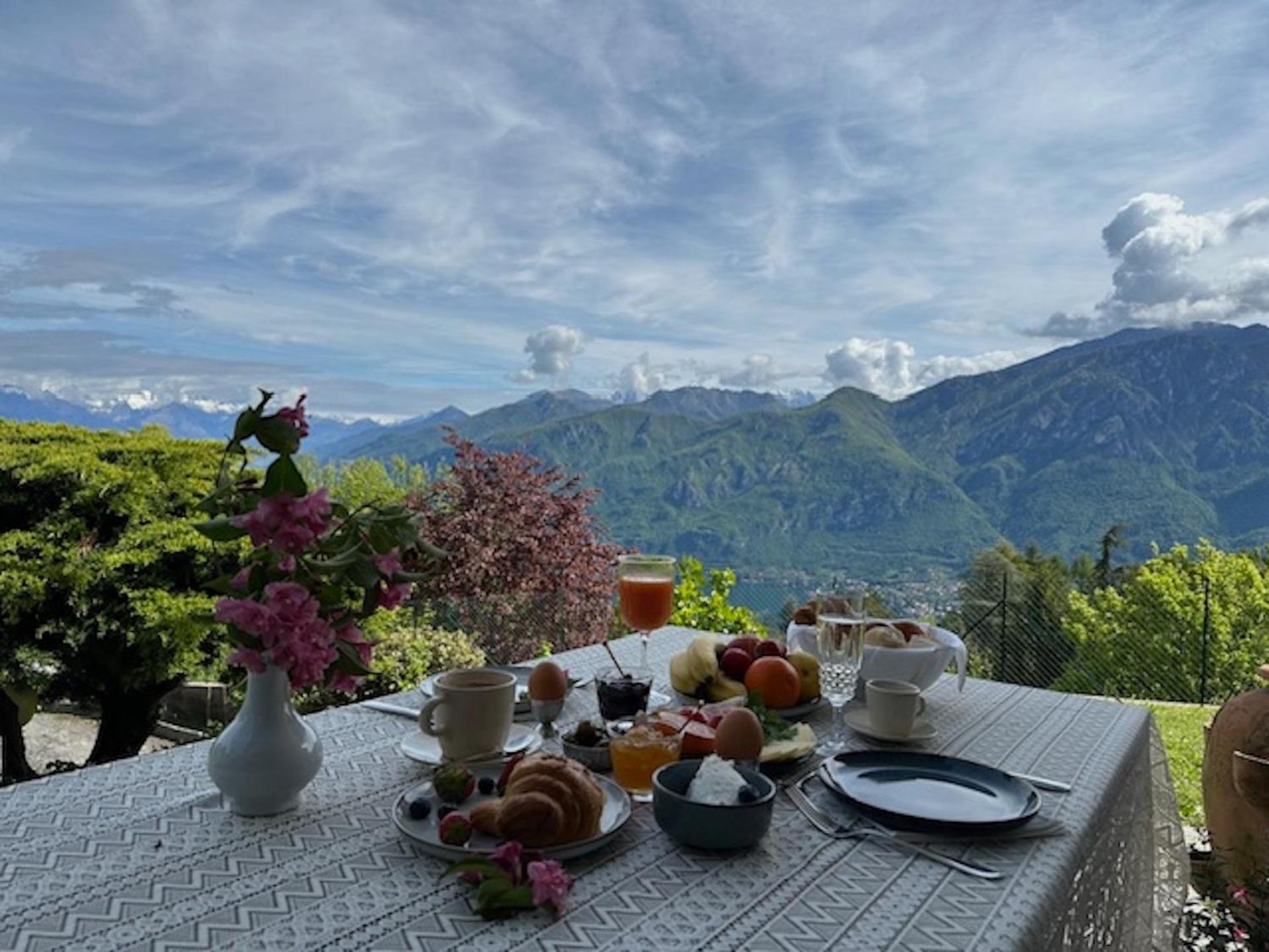 Villa D'Alba Guest House Civenna Екстер'єр фото